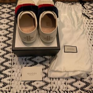 gucci velvet bow sneakers